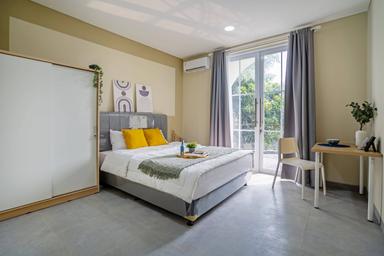 Rukita Deluxe Familia Cilandak Studio Queen D