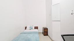 Compact Single A - M