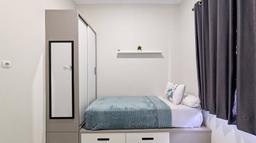 Compact Single A - M