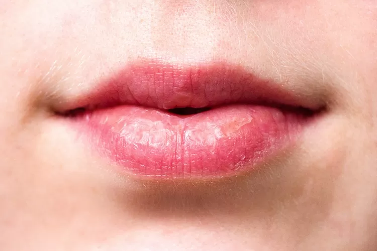 Eksfoliasi dan rawat bibir