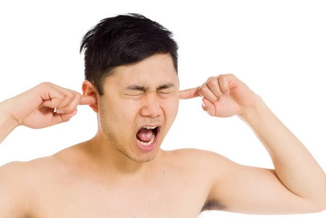 cara mengatasi telinga berdengung secara alami