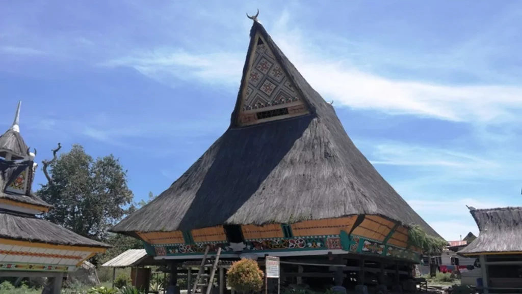 rumah adat sumatera utara