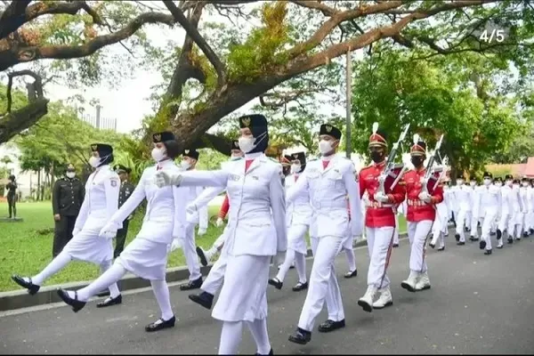 perbedaan paskibra dan paskibraka