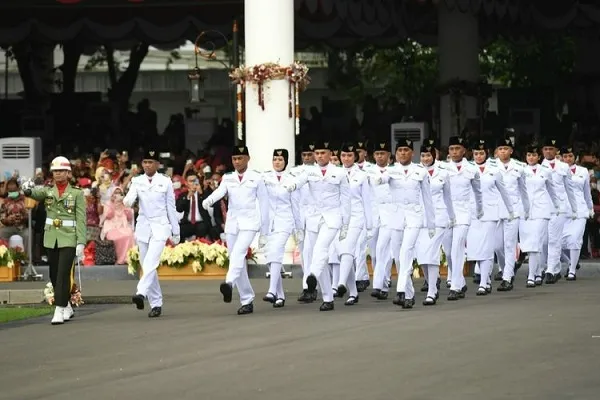 perbedaan paskibra dan paskibraka