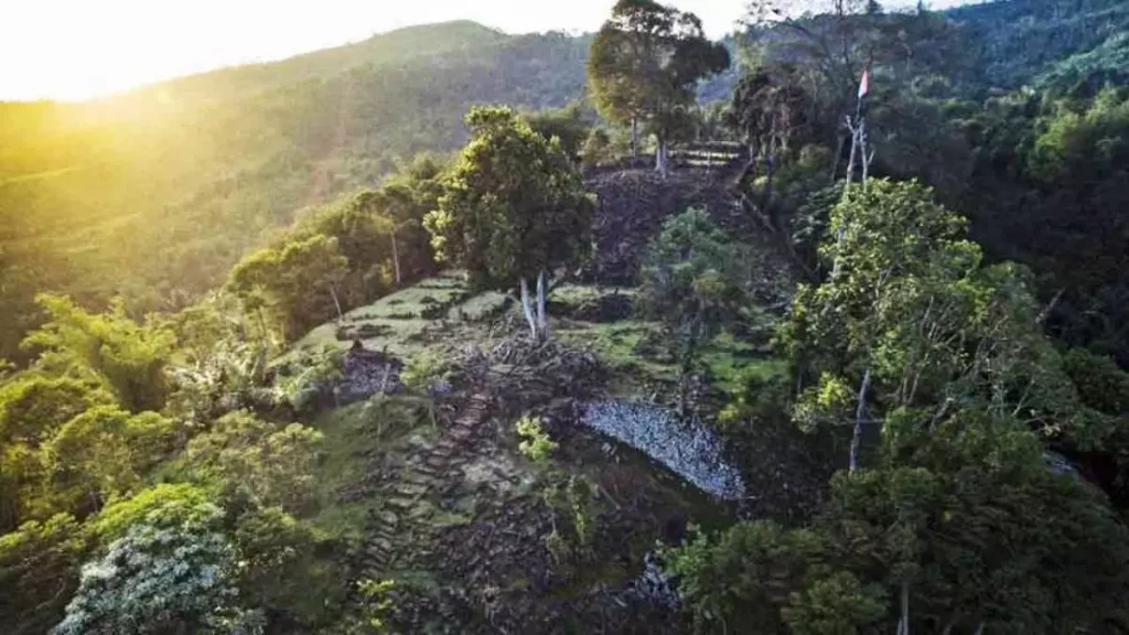 misteri gunung padang