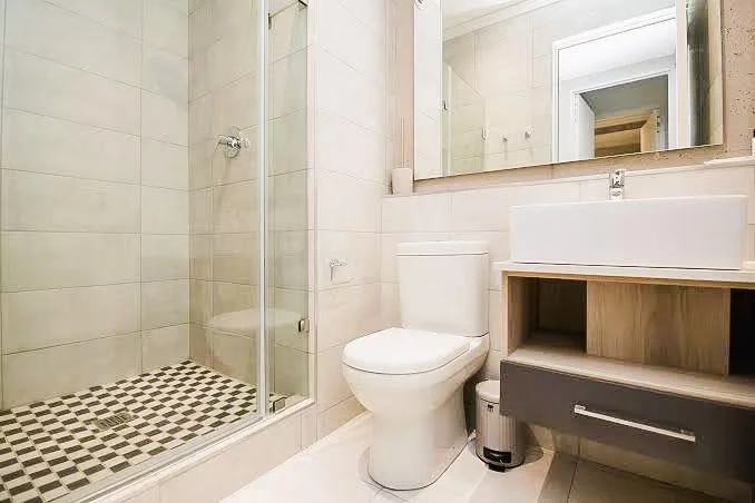 desain kamar mandi minimalis 2x2