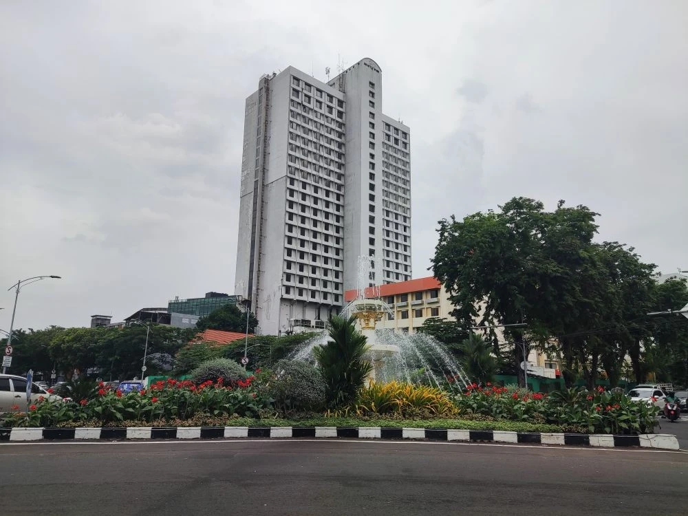 hotel terangker di surabaya