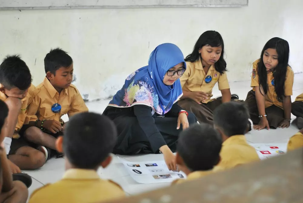 kisah guru di indonesia